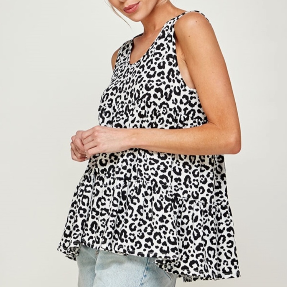 NEW Soft Black and White Tiered Sleeveless Top - Picture 5 of 6